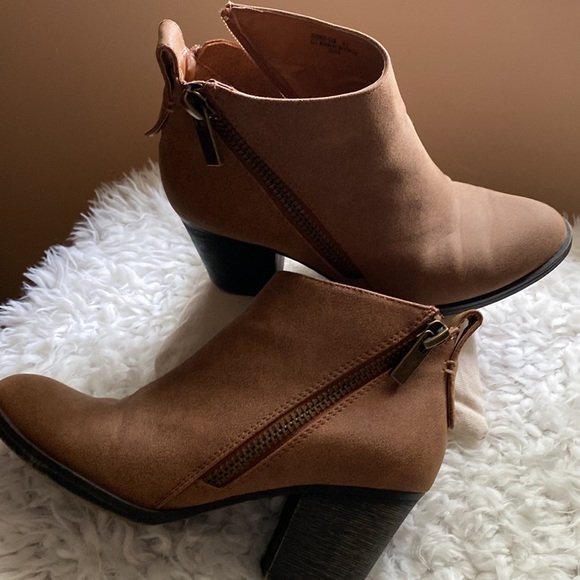 Ankle boot’s excellent condition! Hardly worn, very comfortable - Picture 2 of 5